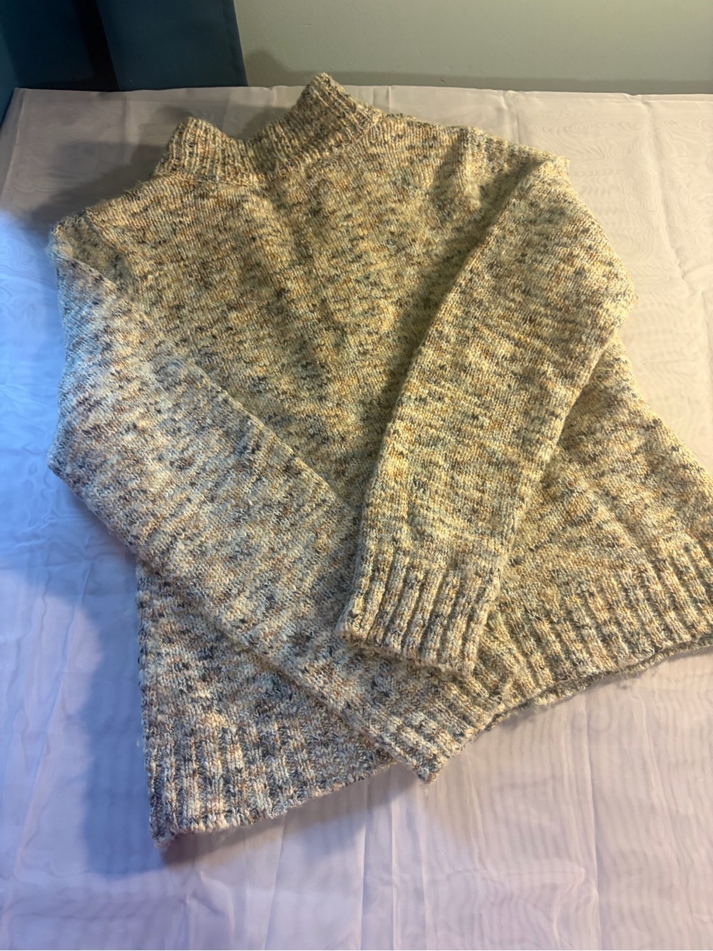Liz Claiborne Speckled Cream Turtleneck Sweater